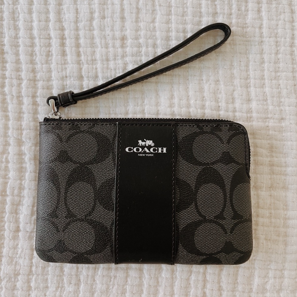 Coach Signature Black Wristlet
